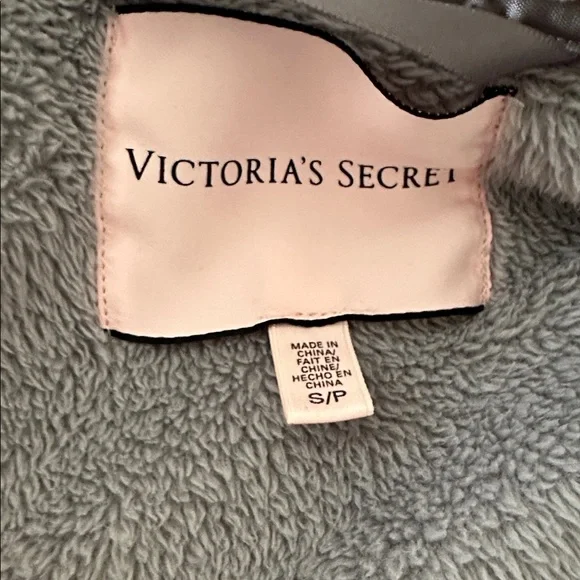 Classic Victoria Secret Robe + Pajama Set Size Small - Picture 3 of 4